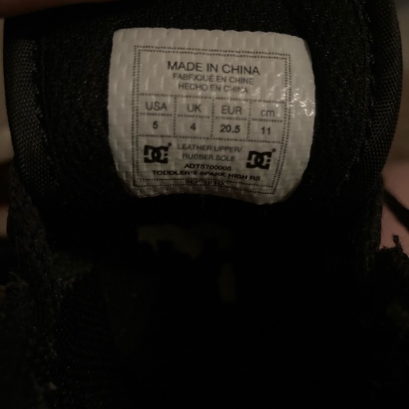 Toddler size 5 DC shoes. - Picture 4 of 4